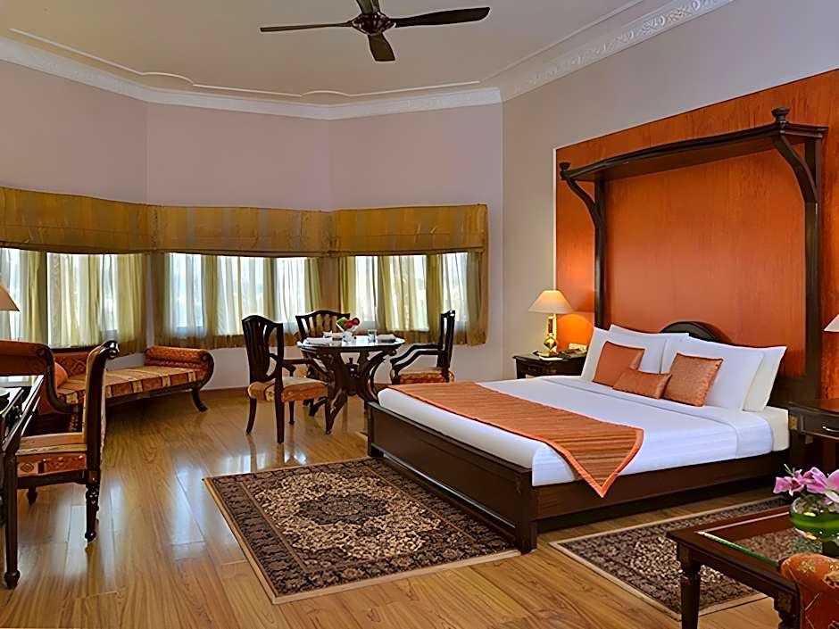 Noor Us Sabah Palace