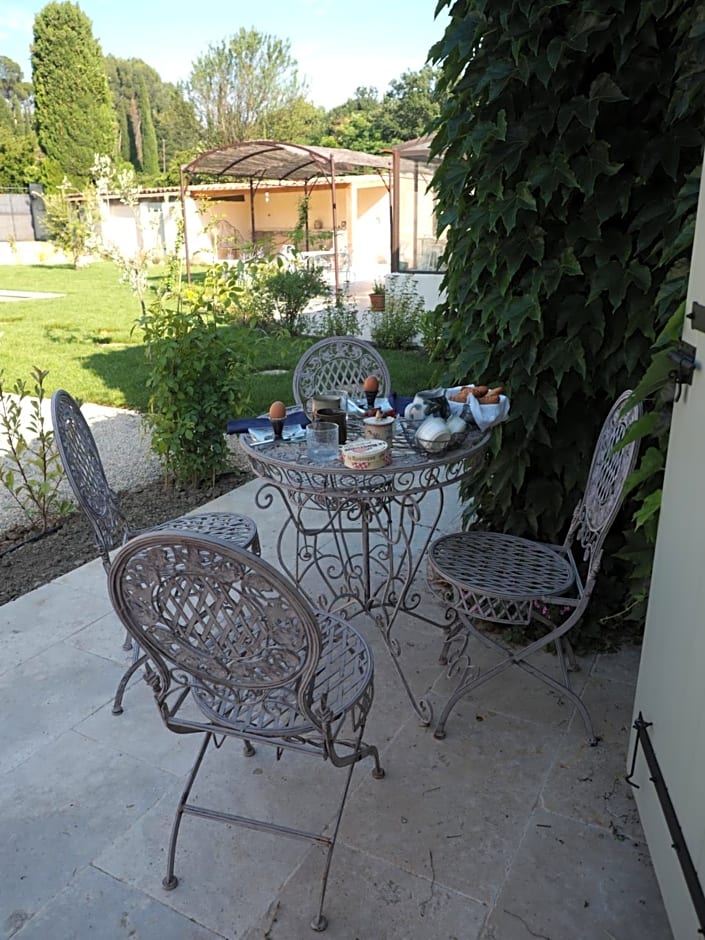 B&B Le Chat Sur Le Toit – Lourmarin, UT