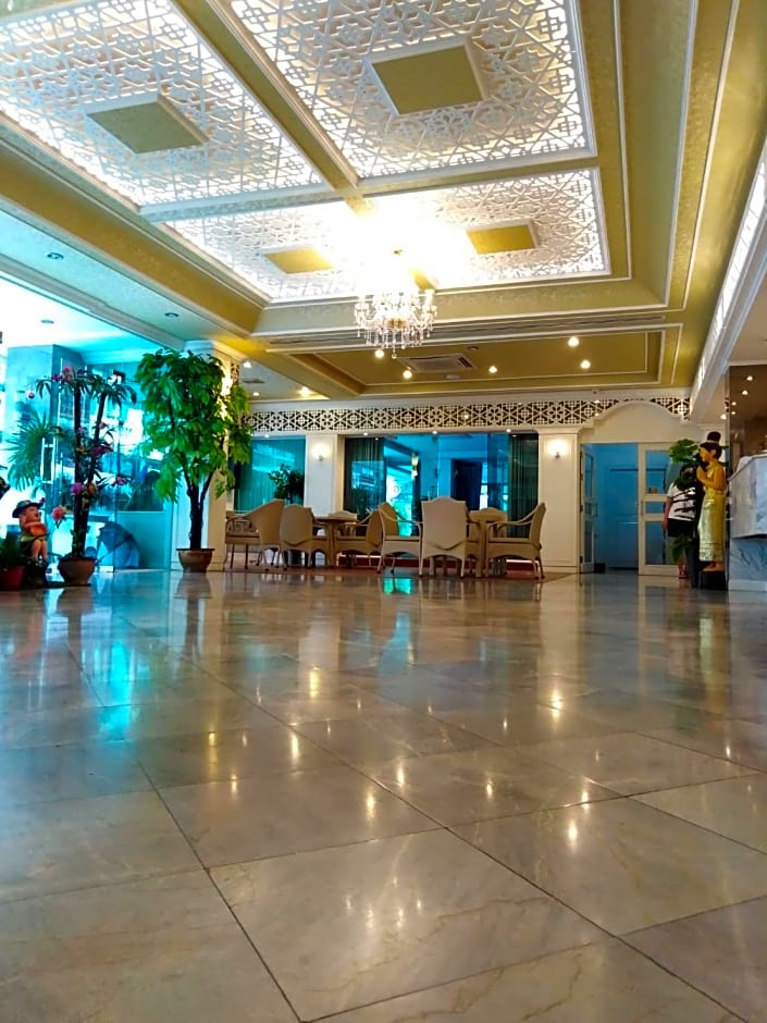 Merlin Grand Hotel