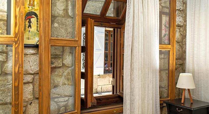 Flores Hotel Alaçatı