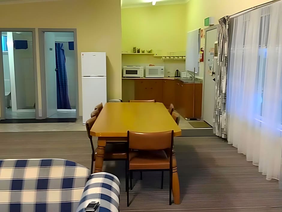 Avalon Motel
