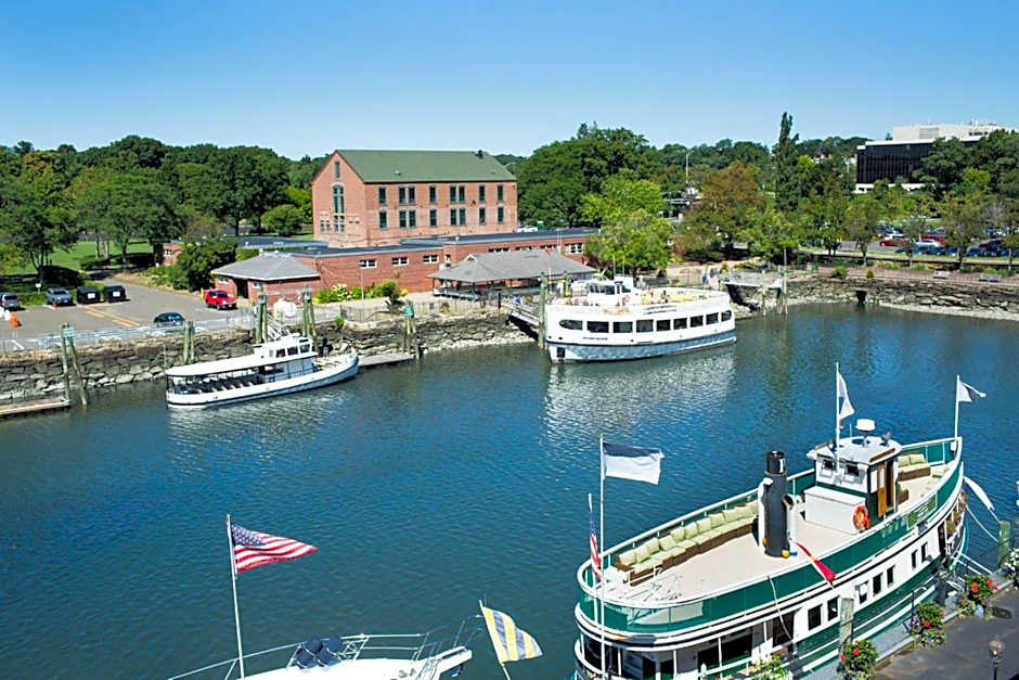 Delamar Greenwich Harbor
