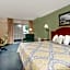 Days Inn by Wyndham Cedar Falls- University Plaza