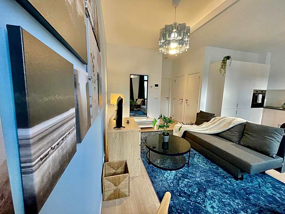 OneLuxStay near Fashion District