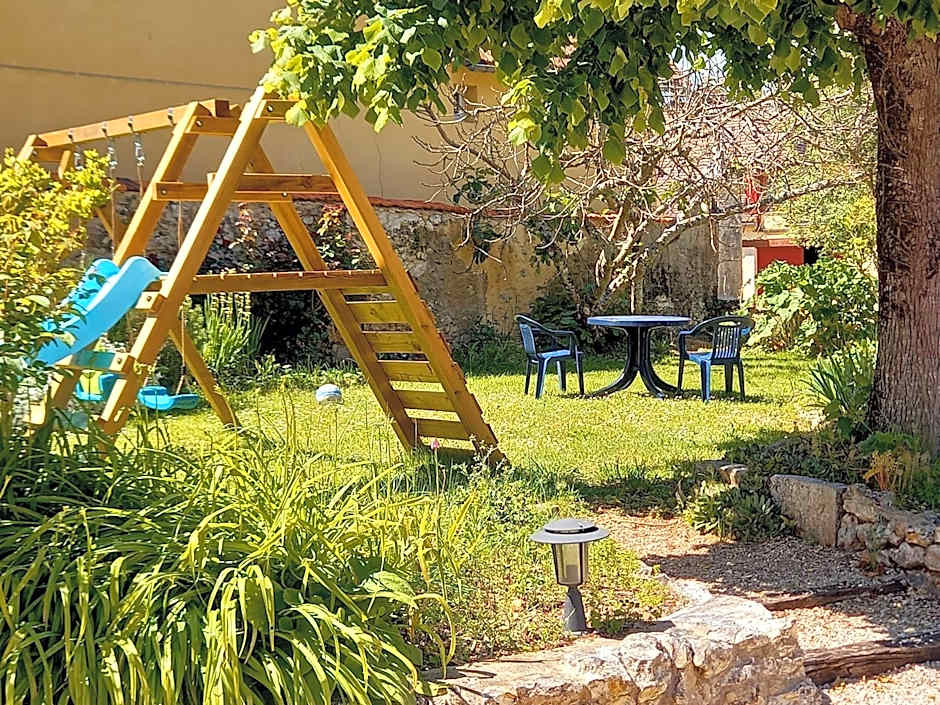 Au pays de Jacquou : Chambre d’hôtes et table d’hôtes