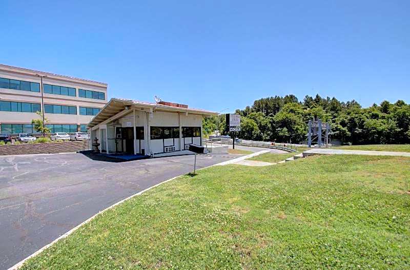 Village Inn