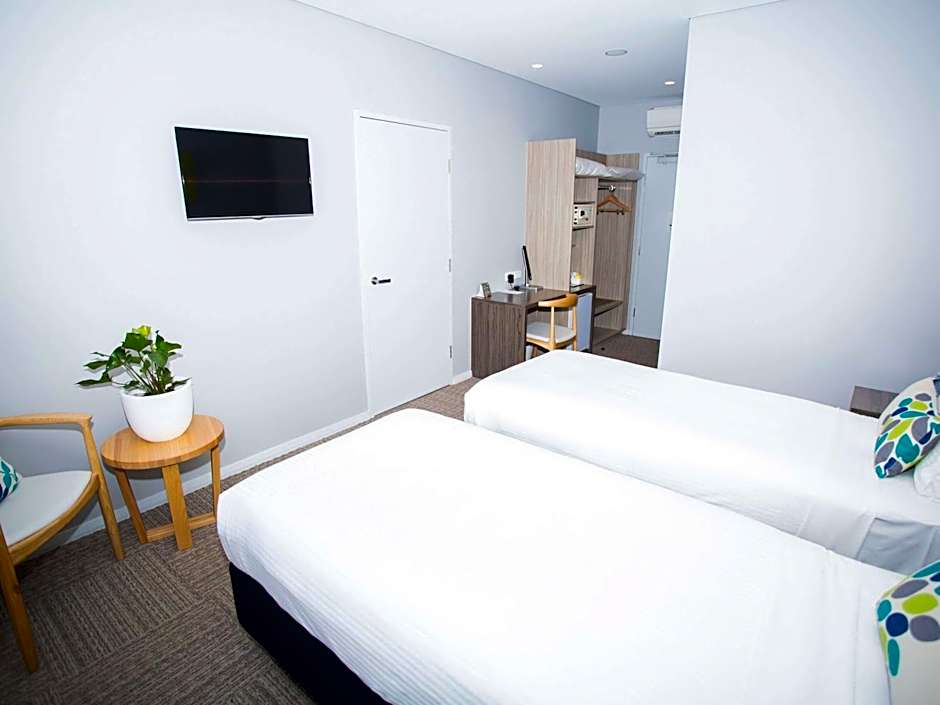 Ibis Styles The Entrance