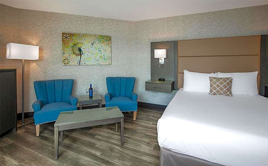 Coast Lonsdale Quay Hotel