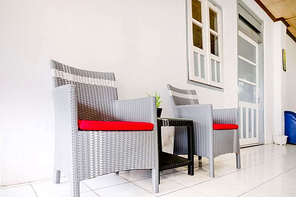 OYO Life 2638 Hotel Raya