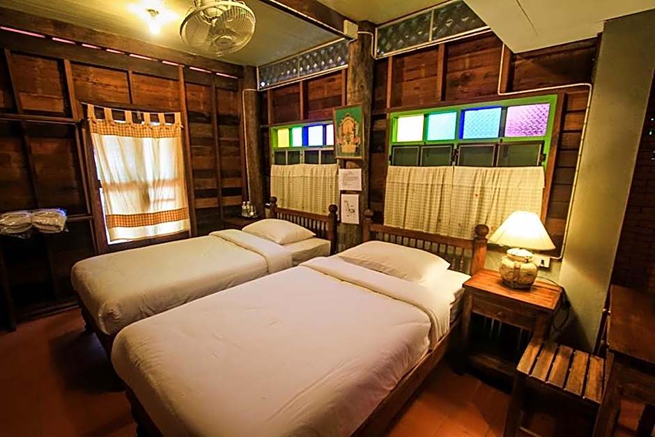 Lhongkhao Samoeng by Chi Villa