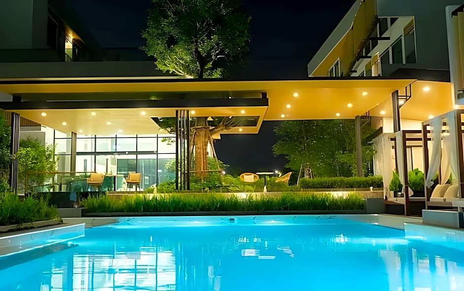 Crystal Srivaree Suvarnabhumi Hotel