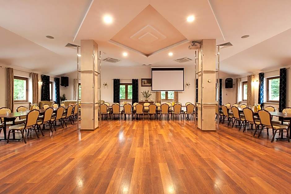 HOTEL I RESTAURACJA BROCHÓW