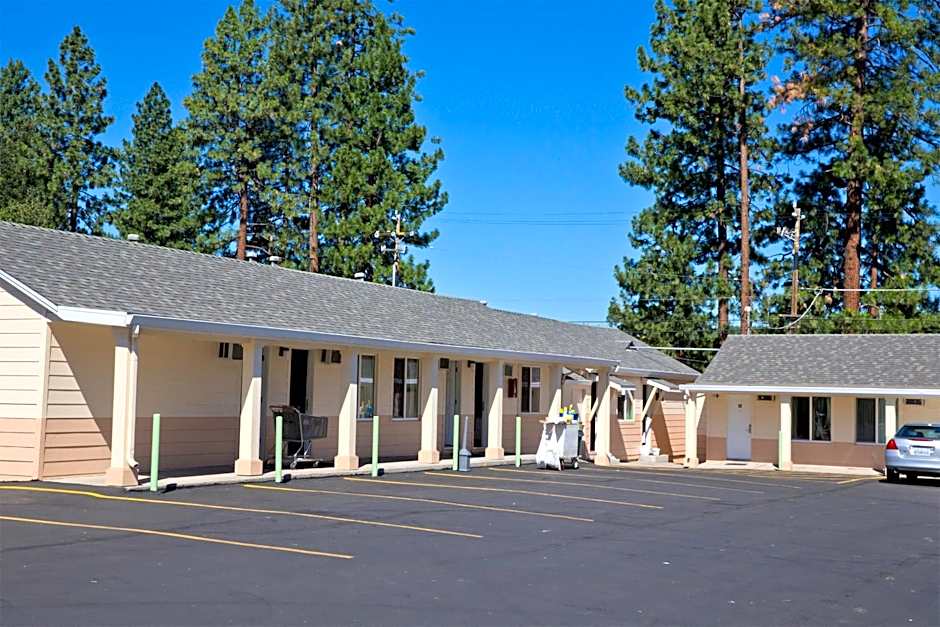 Shasta Pines Motel & Suites