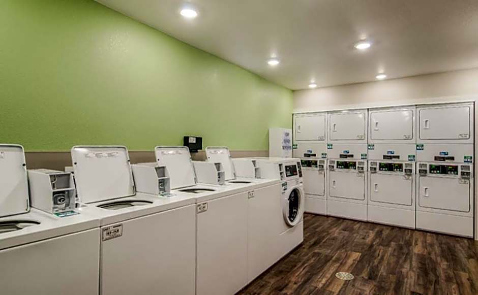 WoodSpring Suites Denver Commerce City