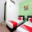 OYO 850 Gold Star Hotel