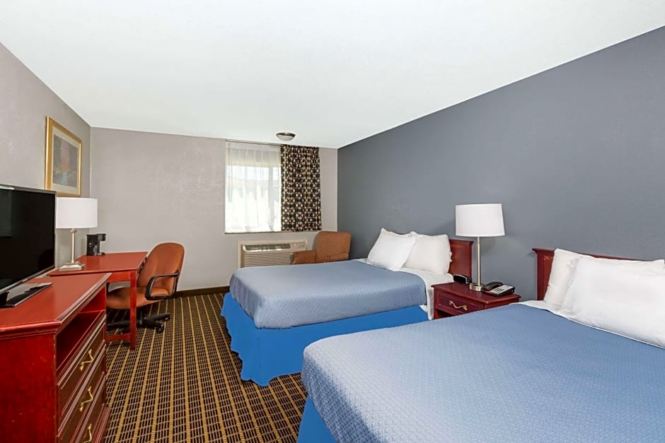 Days Inn by Wyndham West Des Moines