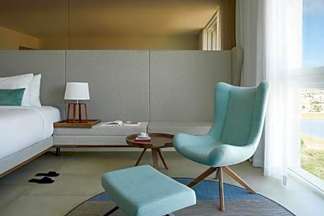 Three-Bedroom Premium Suite with Island View