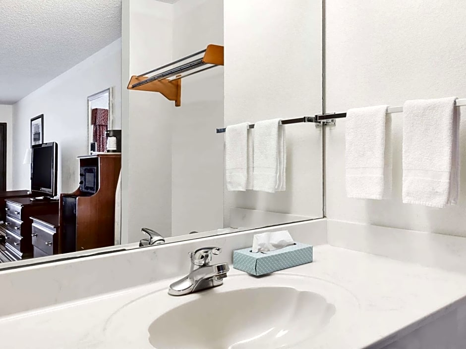 Days Inn by Wyndham Oneonta AL