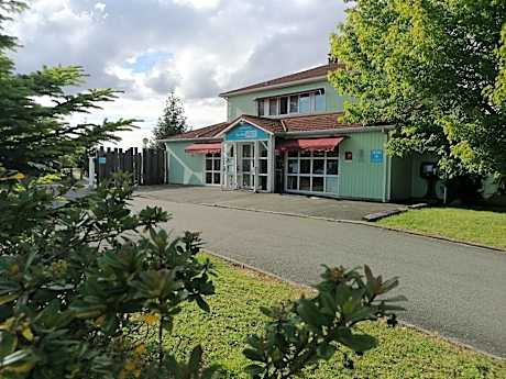 Kyriad Direct Saintes (ex Balladins)