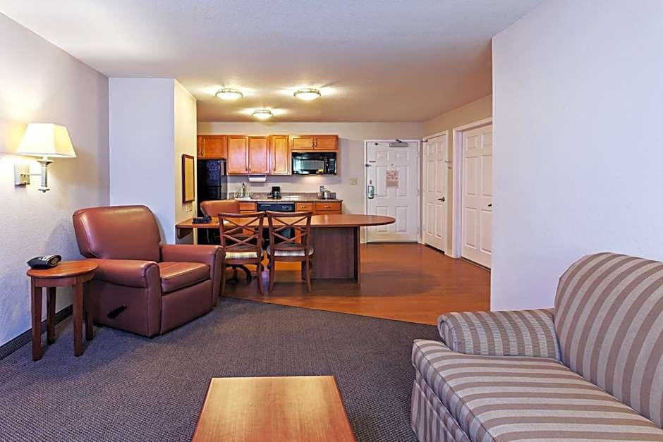 Candlewood Suites Pearland By IHG