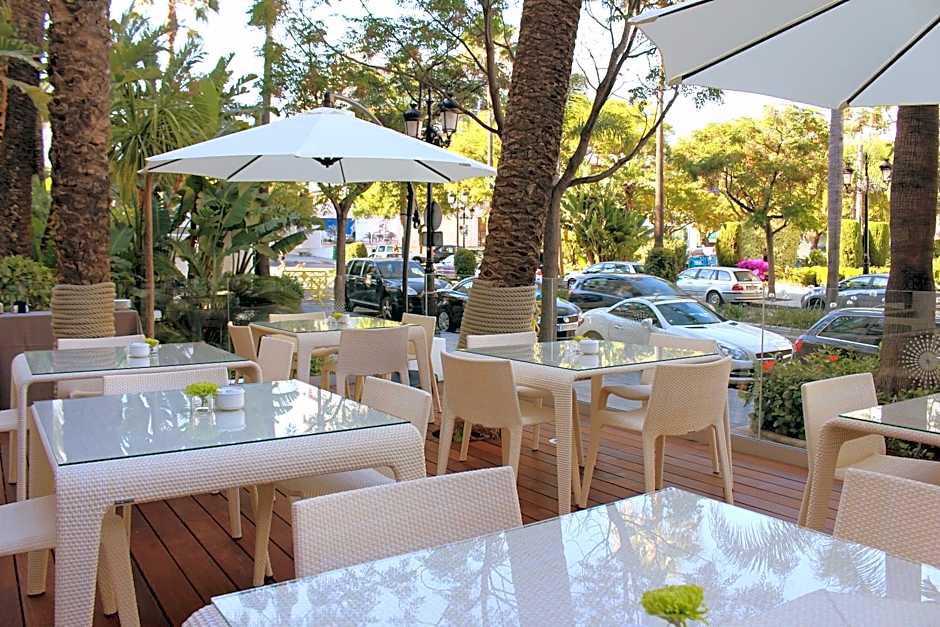 Aparthotel Monarque Sult