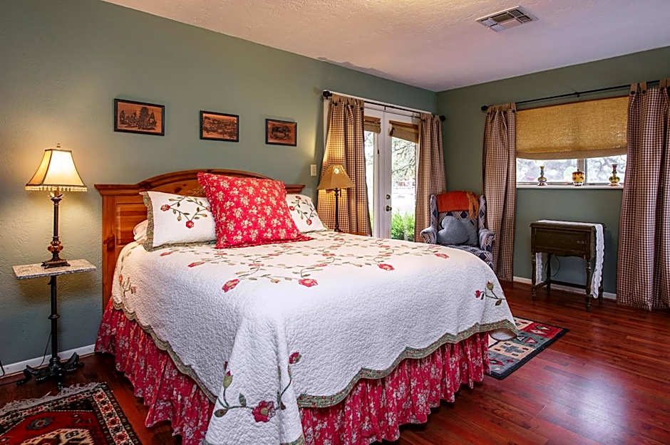 Photo 1 of 16 of 2 Bedroom Chalet