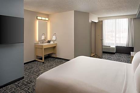 King Room with Roll-In Shower - Disability Access