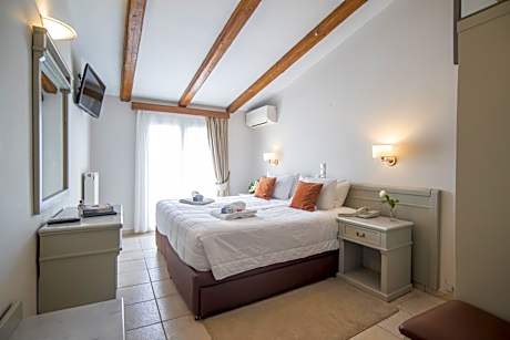 Superior Double or Twin Room with Mountain View