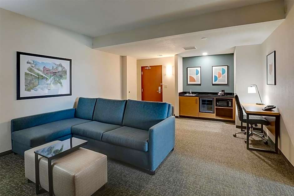 Drury Inn & Suites Dayton North