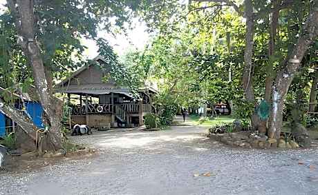 Algen's Dive Resort