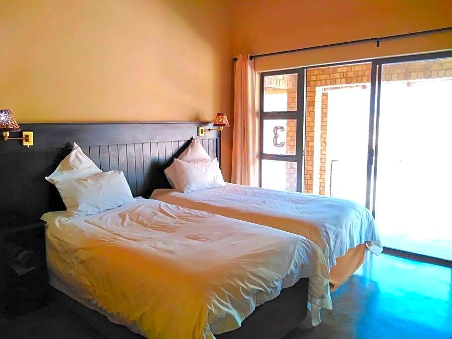 Zebula Golf and Wildlife Estate - Njala Crossing Pax 13 - Moi Signature Luxury villa