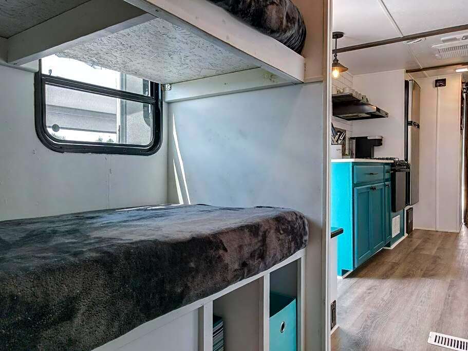 Wildflower Wanderlust-Glamping st 1885 Farms