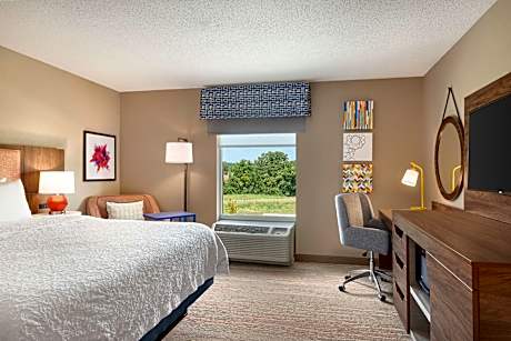 1 King Bed Nonsmoking