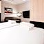 Hotel With Urban Deli