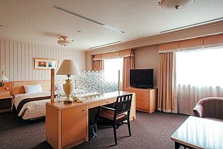 Deluxe Twin Room with River View - Top Floor - Non-Smoking
