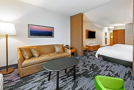 Queen Suite with Two Queen Beds, Bathtub and Sofa Bed - Mobility Access/Hearing Accessible