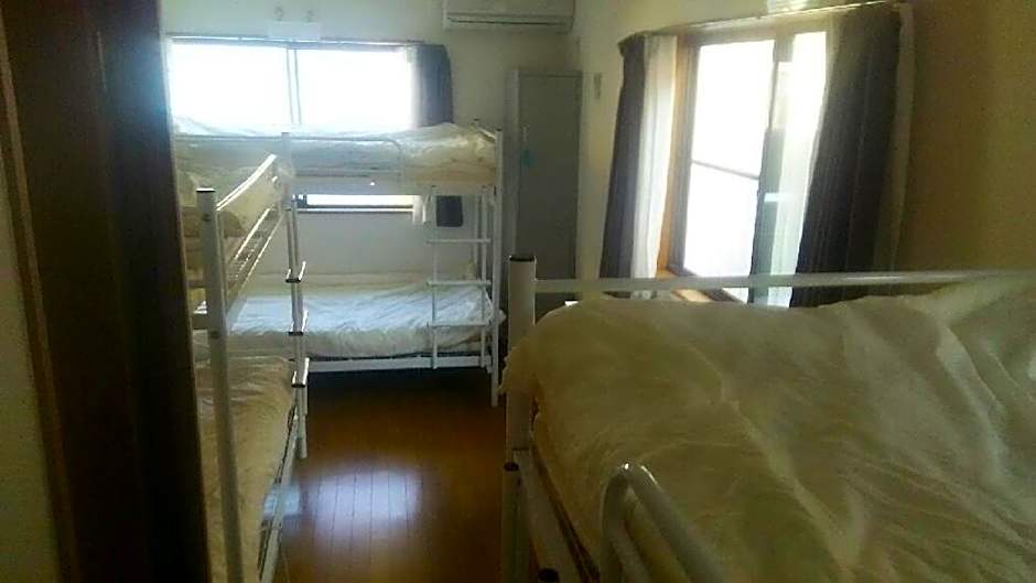 Zdjęcie 1 z 1 — Bed in 6-Bed Mixed Dormitory Room