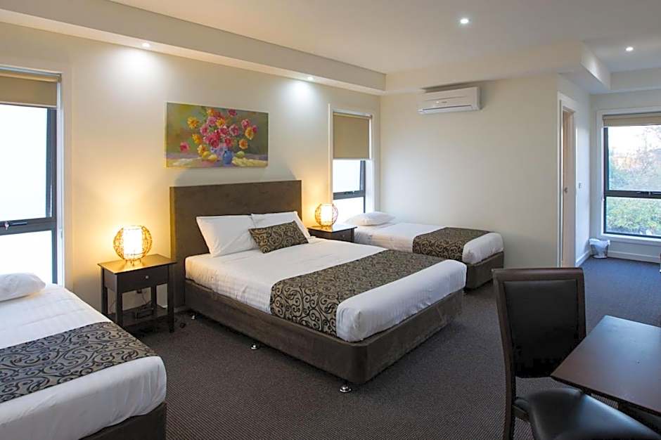 Bay Motel Safety Beach