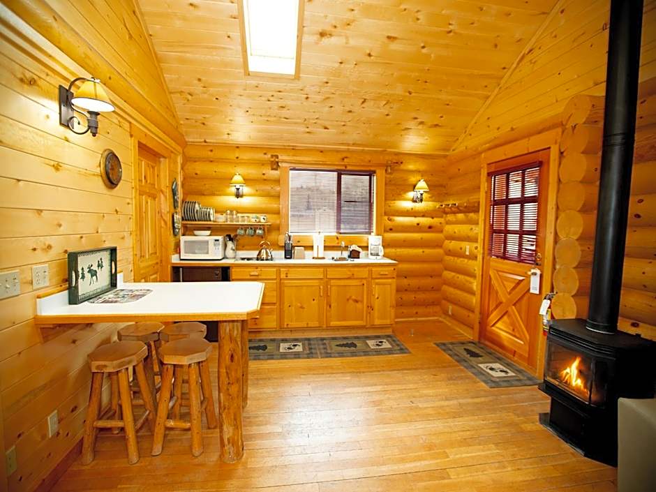 Beartooth Hideaway Inn & Cabins