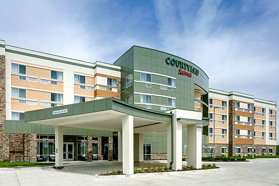 Courtyard by Marriott Omaha Bellevue at Beardmore Event Center