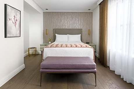 Deluxe Queen One Bedroom Suite