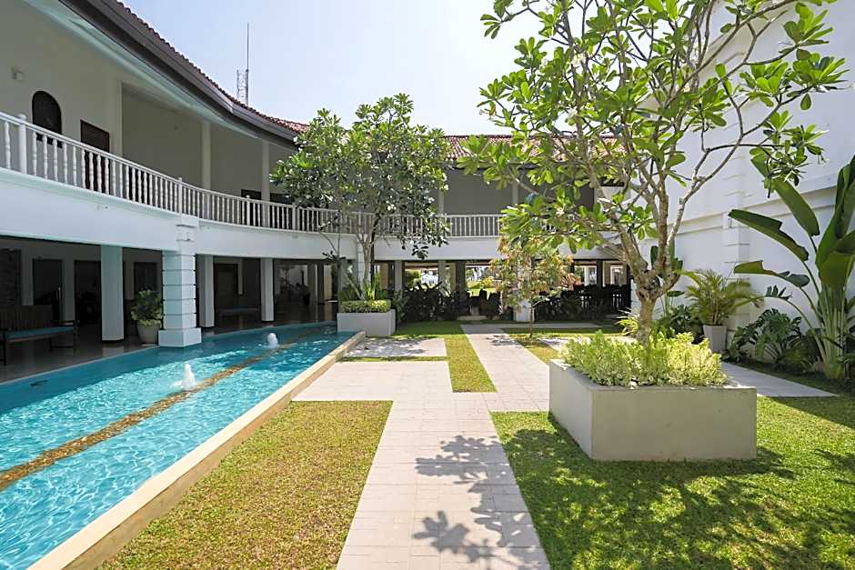 Hibiscus Beach Hotel