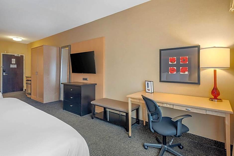 Cambria Hotel Akron - Canton Airport