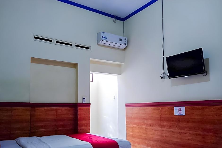 RedDoorz Syariah @ Griya Soeratin Pacitan