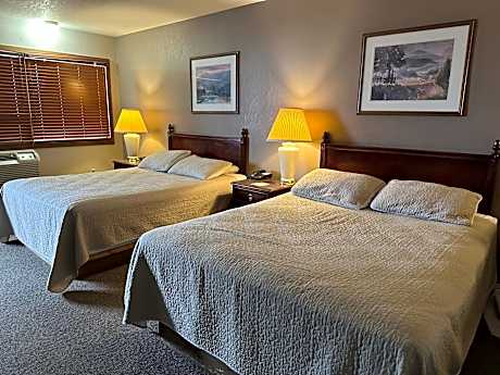 Queen Room with Two Queen Beds - Non-Smoking