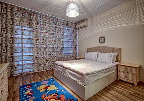 One-Bedroom Apartment with Sea View and Balcony