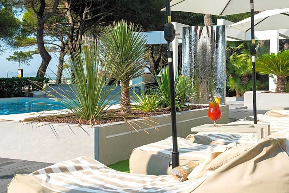 International Beach Hotel
