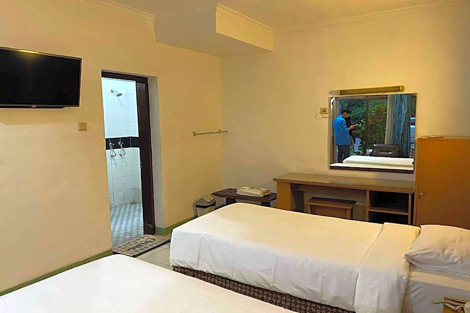 Hotel Lestari Near Lippo Plaza Mall Jember