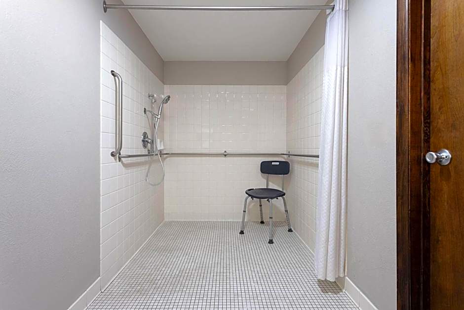 Days Inn and Suites by Wyndham Downtown Missoula-University