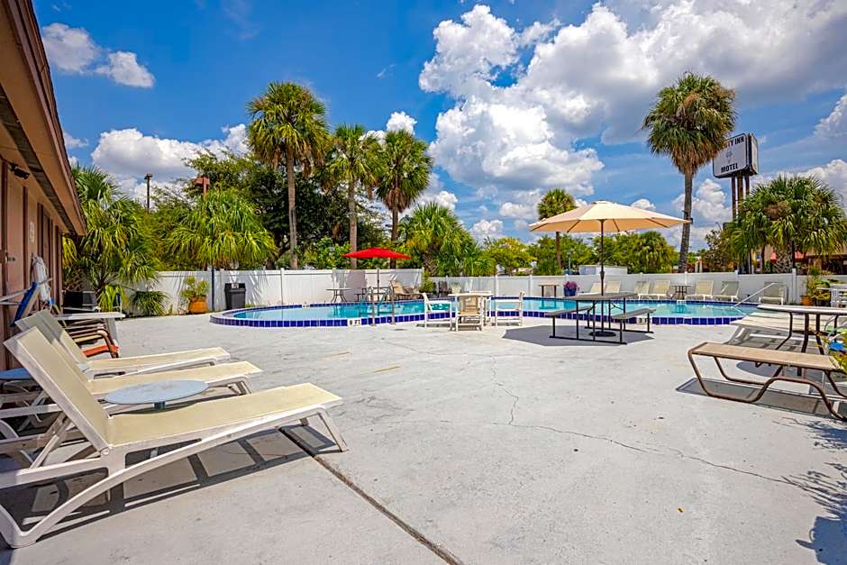 Liberty Garden Inn by OYO Kissimmee near Disney World